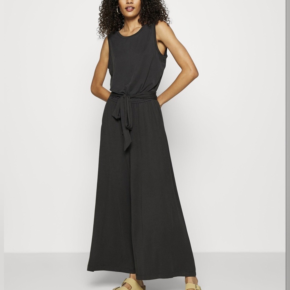 Banana Republic Black Oil-Wash Cropped Wide-Leg Jumpsuit ✨